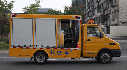 依維柯排澇救險車