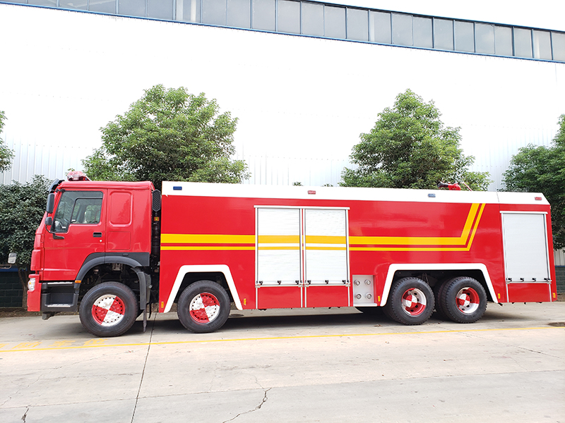 重汽23噸水罐消防車