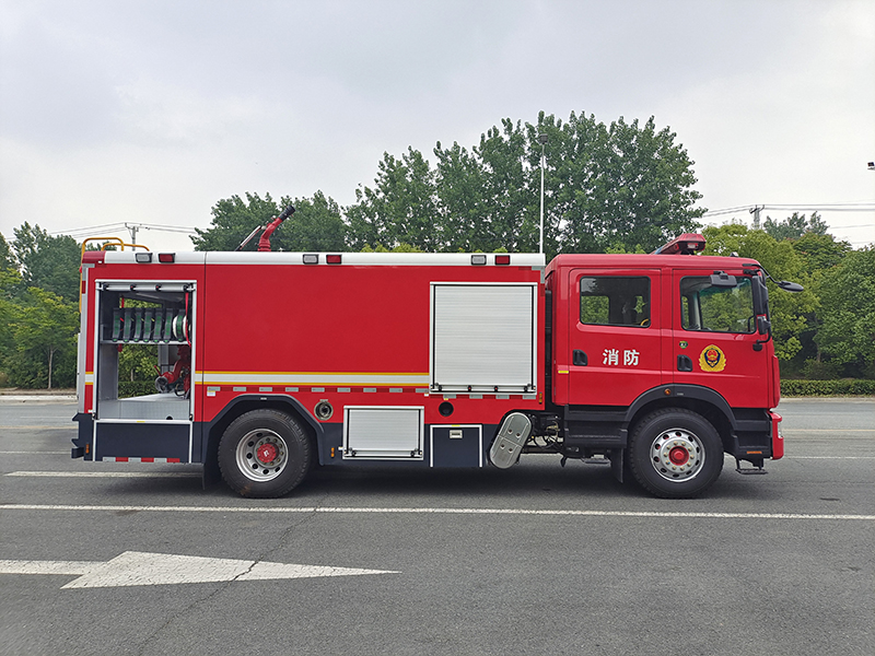 東風(fēng)D9 6噸 泡沫消防車