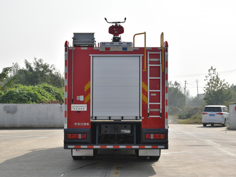 17.0噸  國六  豪沃TX7后雙橋泡沫消防車